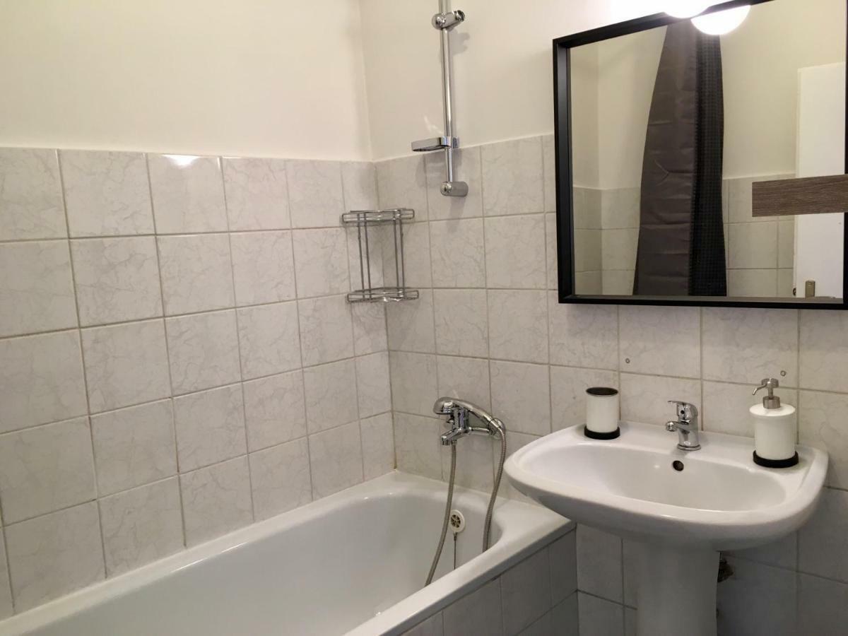 Blu Apartment In Old Town Bratislava Extérieur photo
