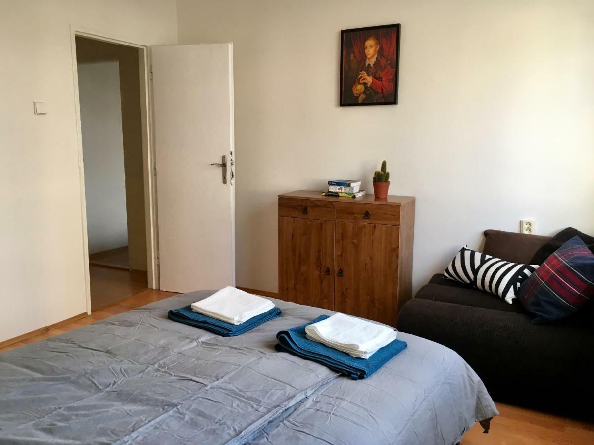 Blu Apartment In Old Town Bratislava Extérieur photo